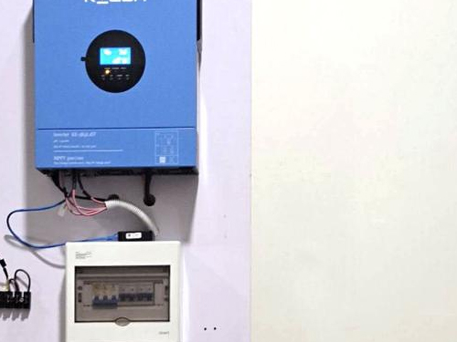 Solární panely 550W + 5kW mimo síť střídače + 10kwh lithiová baterie Vytvořte domácí integrovaný solární ukládací systém